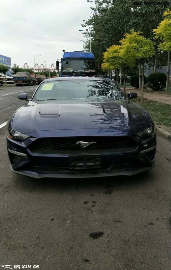 外观设计时尚感大增 18款福特野马实拍_汽车江湖