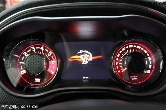 2019款道奇挑战者地狱猫srt hellcat实拍