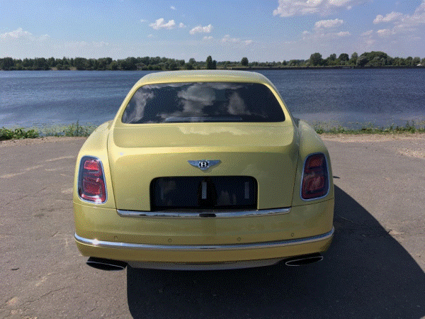 18款进口宾利慕尚6.8t短轴绿/灰欧版解读