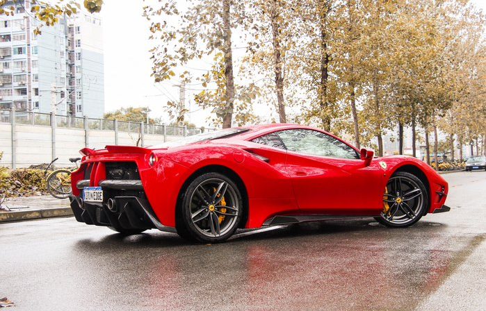 2018款法拉利488 gtb超级跑车到店极致体验