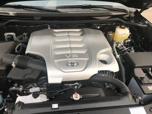 19款中东版丰田酷路泽5700vxs到店实拍