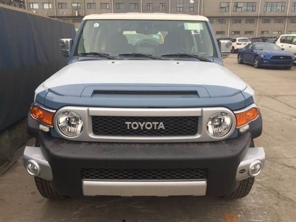 丰田酷路泽fj配置功能齐全内饰实拍