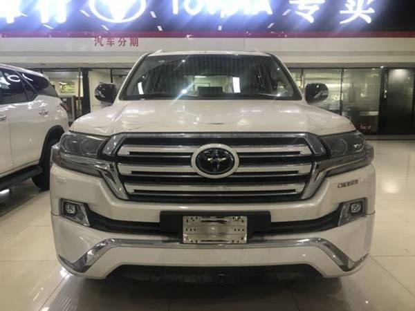 2019款丰田兰德酷路泽4600 v8中东版价格