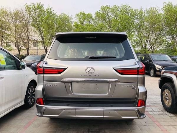 2019款雷克萨斯lx450d性能体验 震撼登场