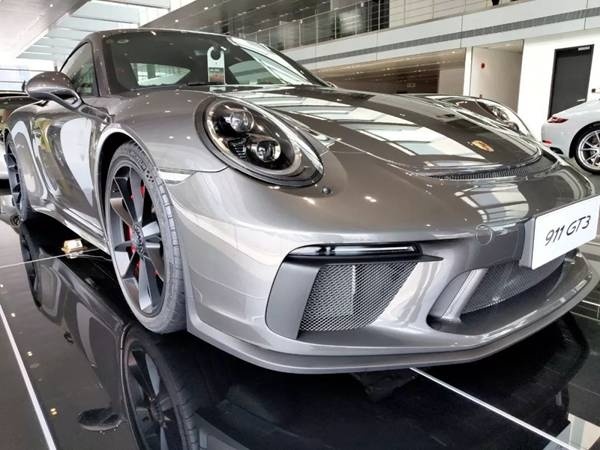 国六排放18款保时捷911gt3rs4.0l标准型配置解读