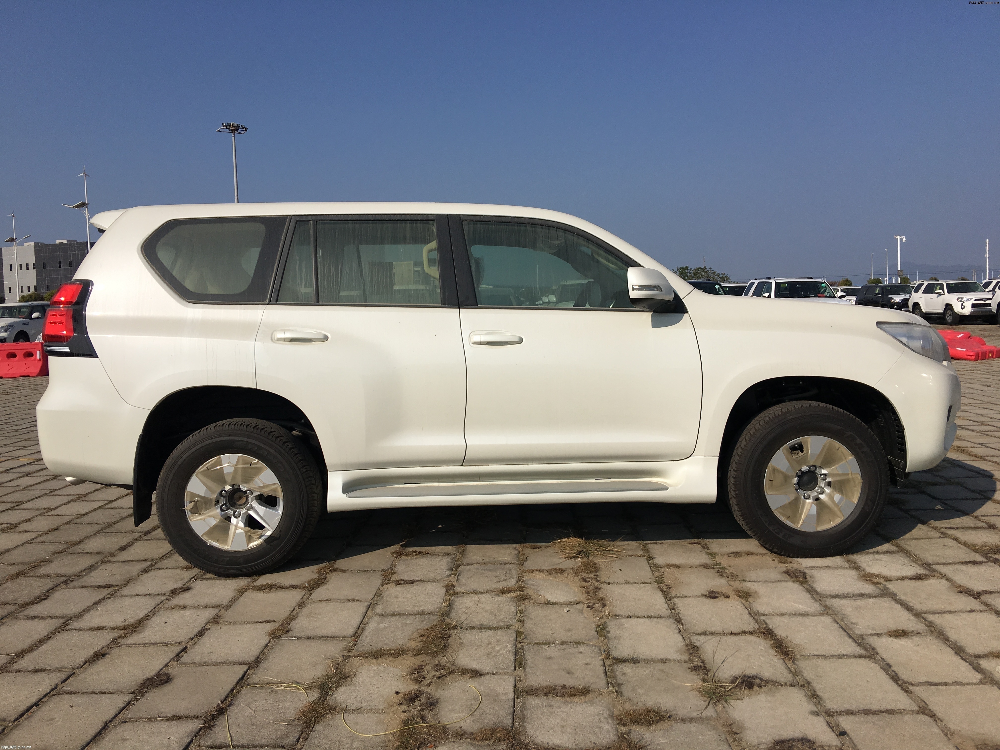 19款丰田霸道2700新车外观内饰动力解读