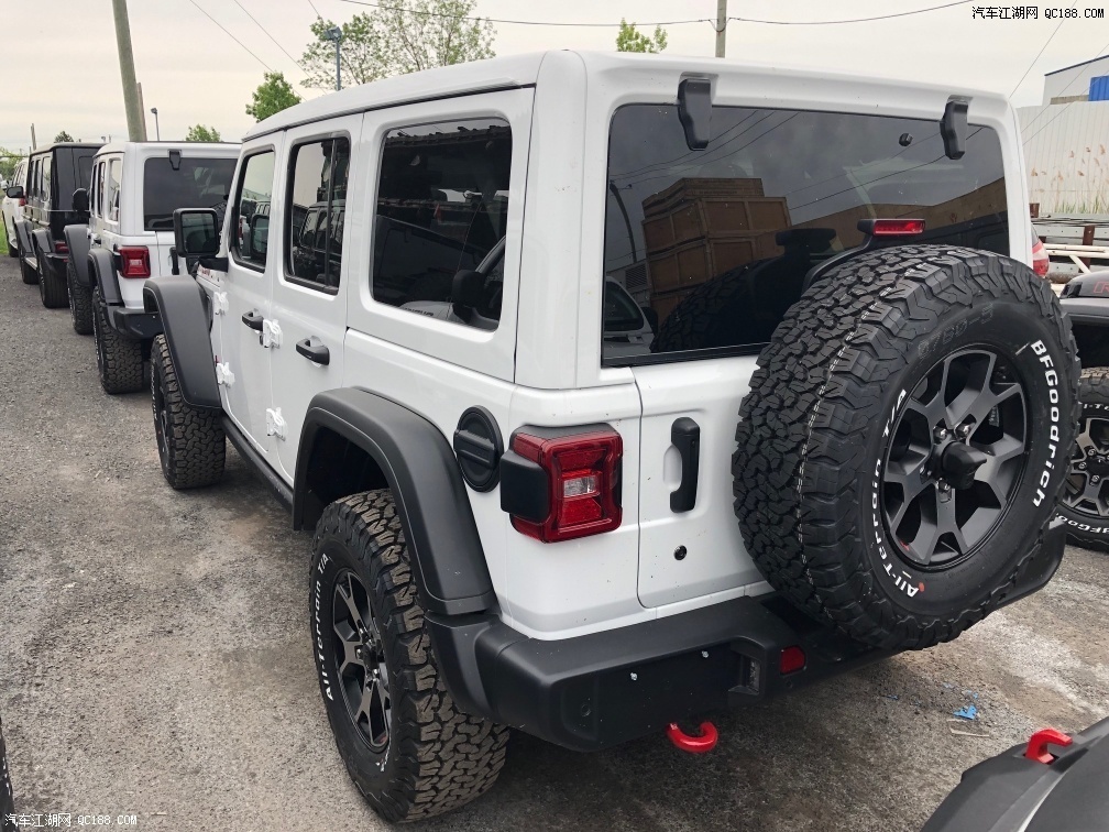 19款加版牧马人罗宾汉四门敞篷版实车