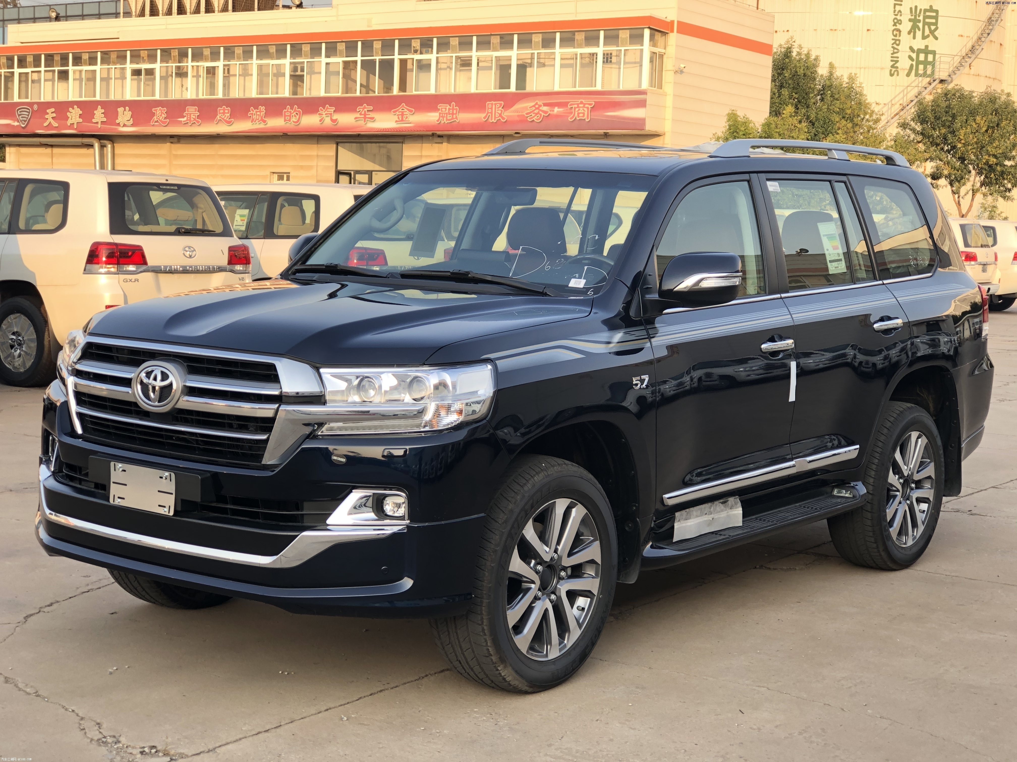 2019款平行进口丰田陆巡5700报价及图片