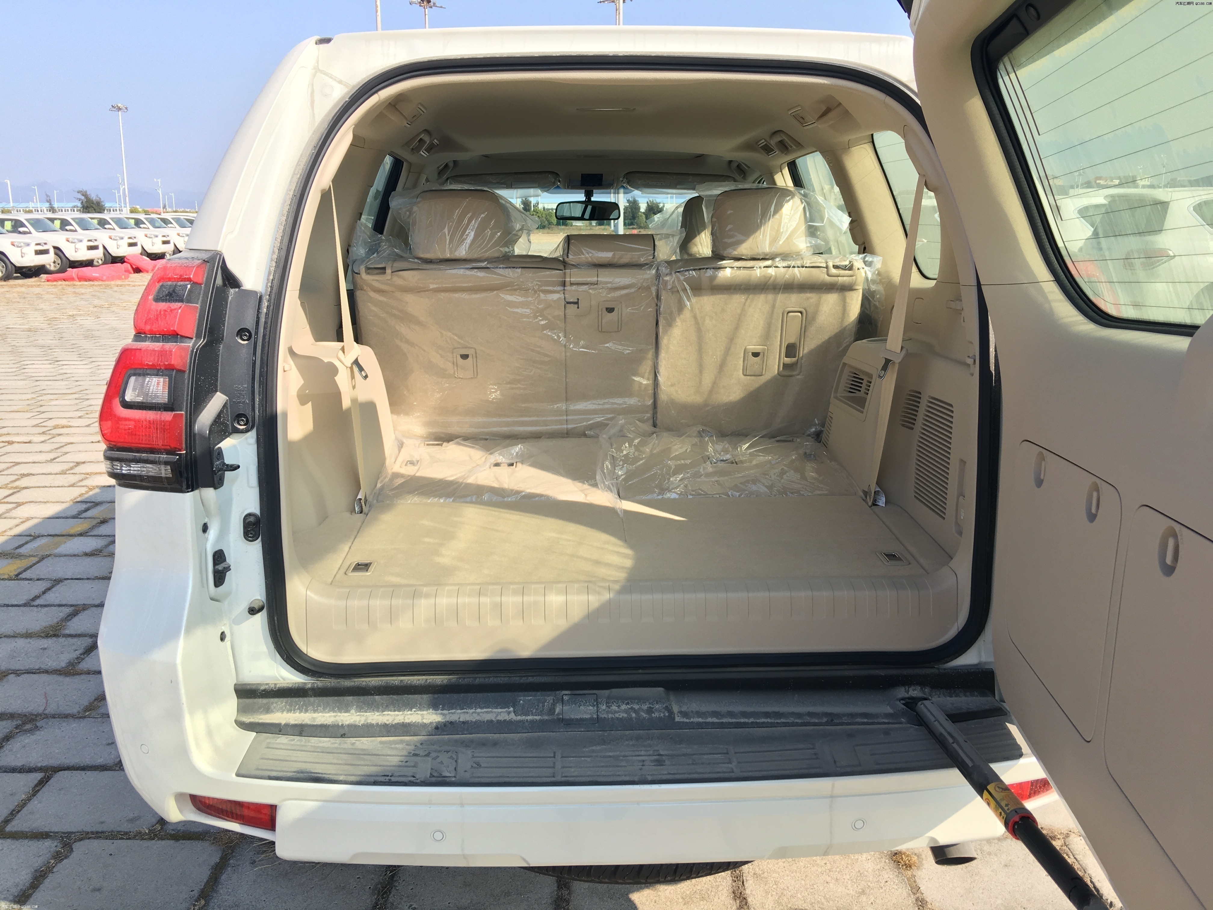 首页 最新车闻 > 正文内容购车方面:汽车江湖小编了解到,目前霸道2700