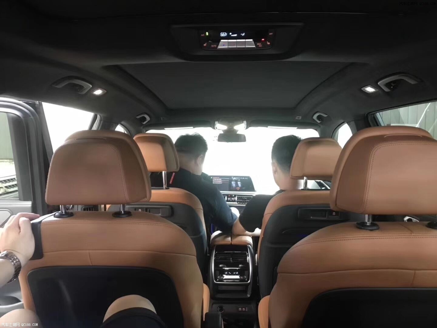 19款加规版宝马x7到店实拍豪华旗舰suv