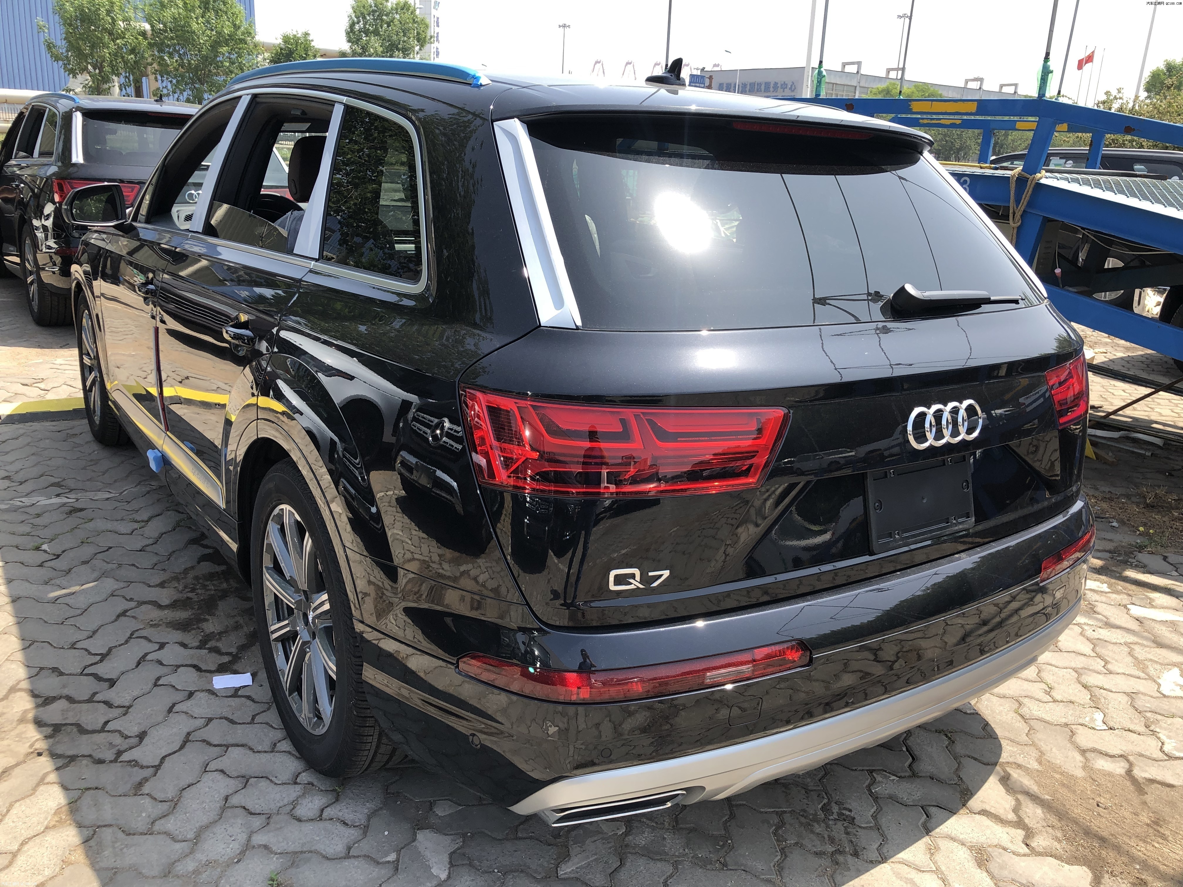 2019款加规版奥迪q73.0t七座版性能体验