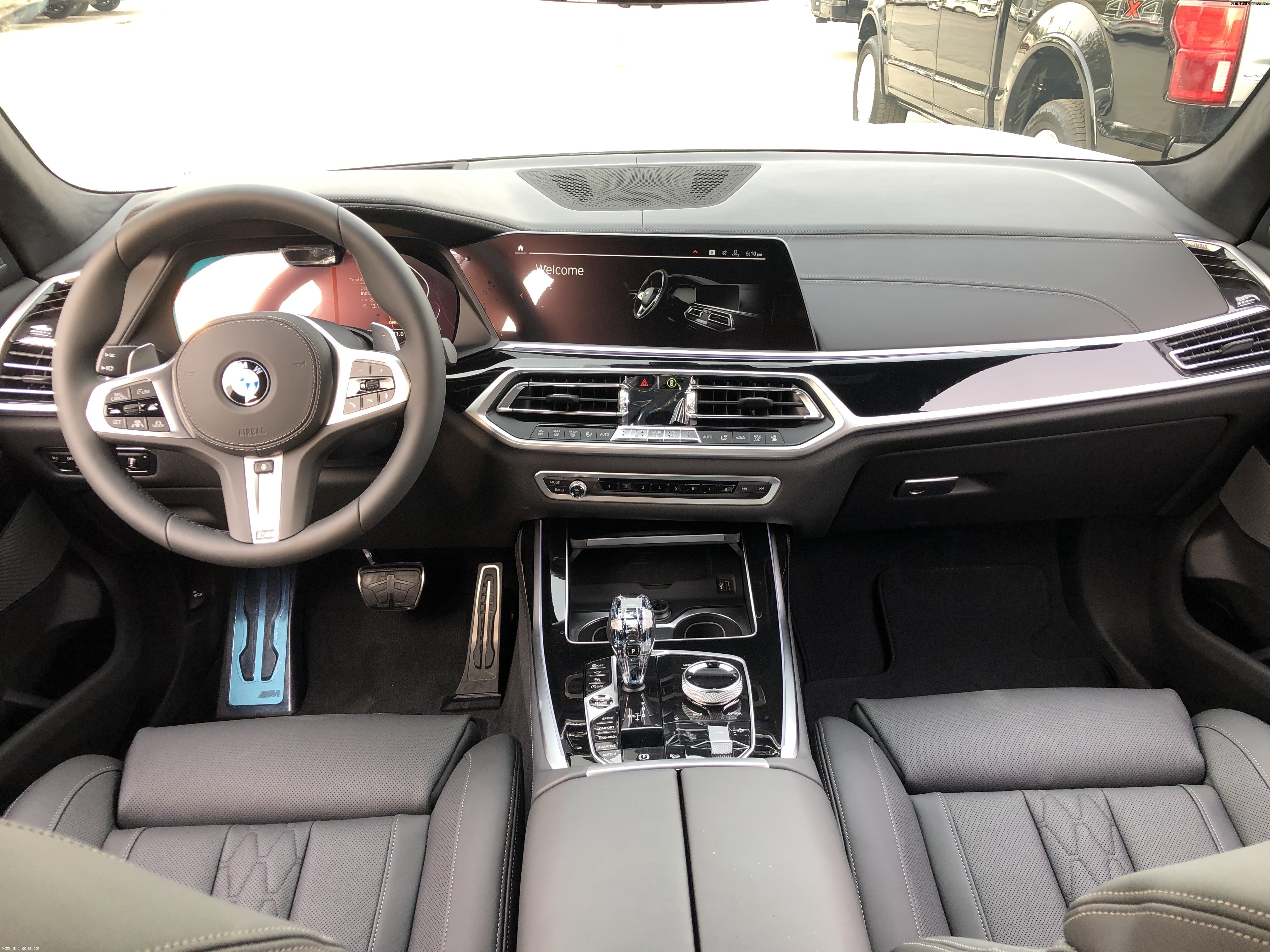 平行进口2019款白色宝马x7六座版实拍