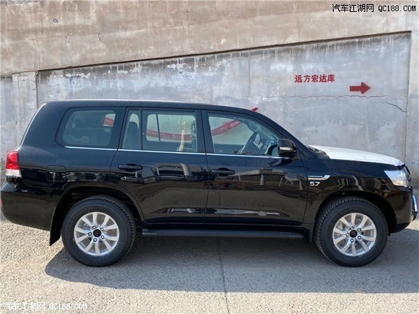 2020款兰德酷路泽v8到店实拍顶级越野