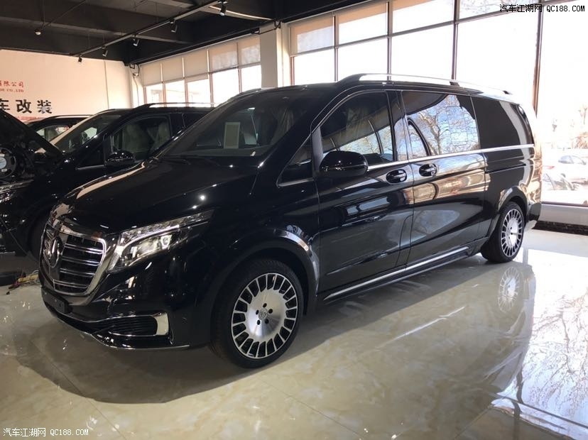 2020款进口奔驰商务v250迈巴赫版实拍