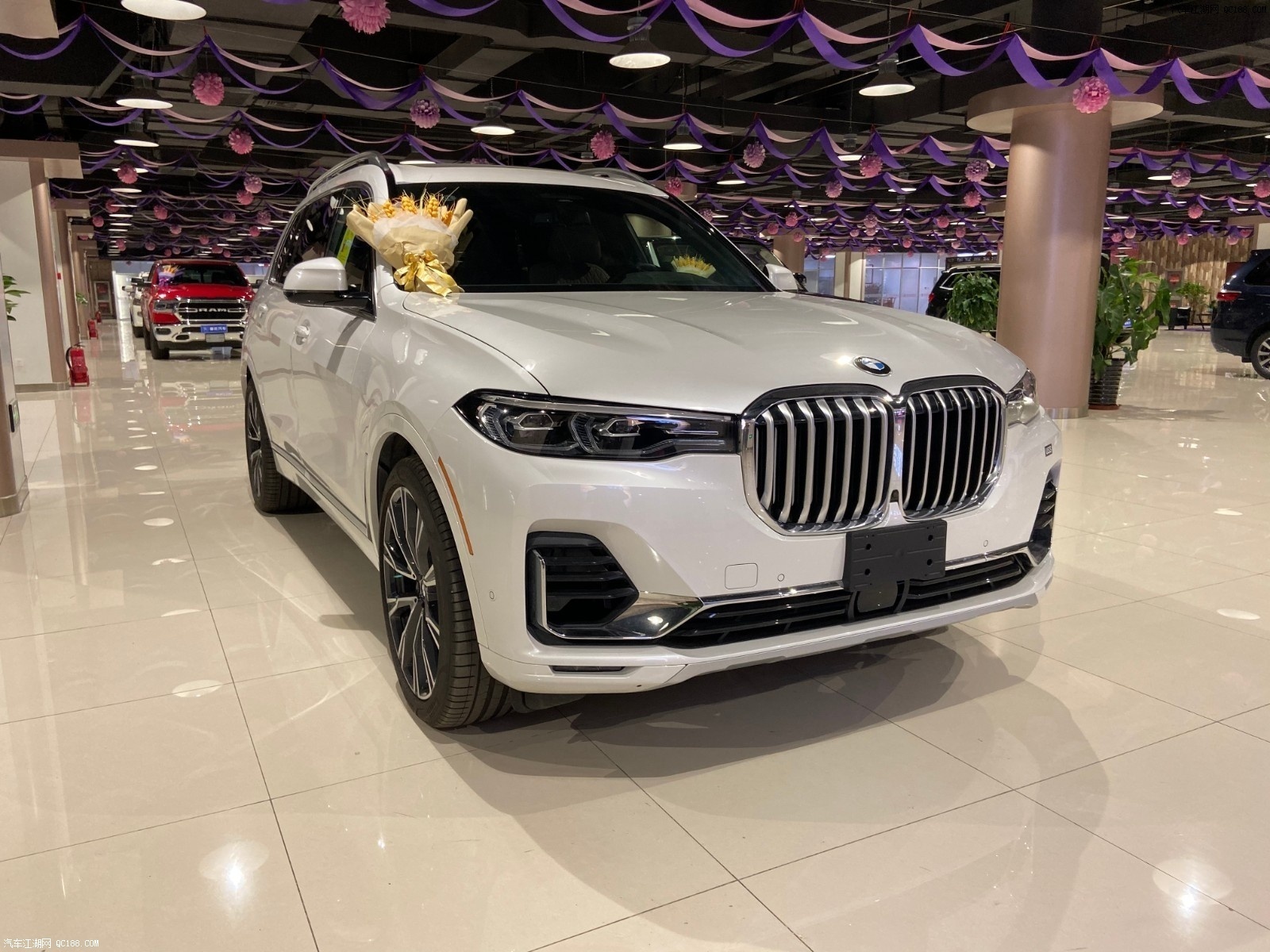 全新一代2020款宝马x7加拿大版性能解析