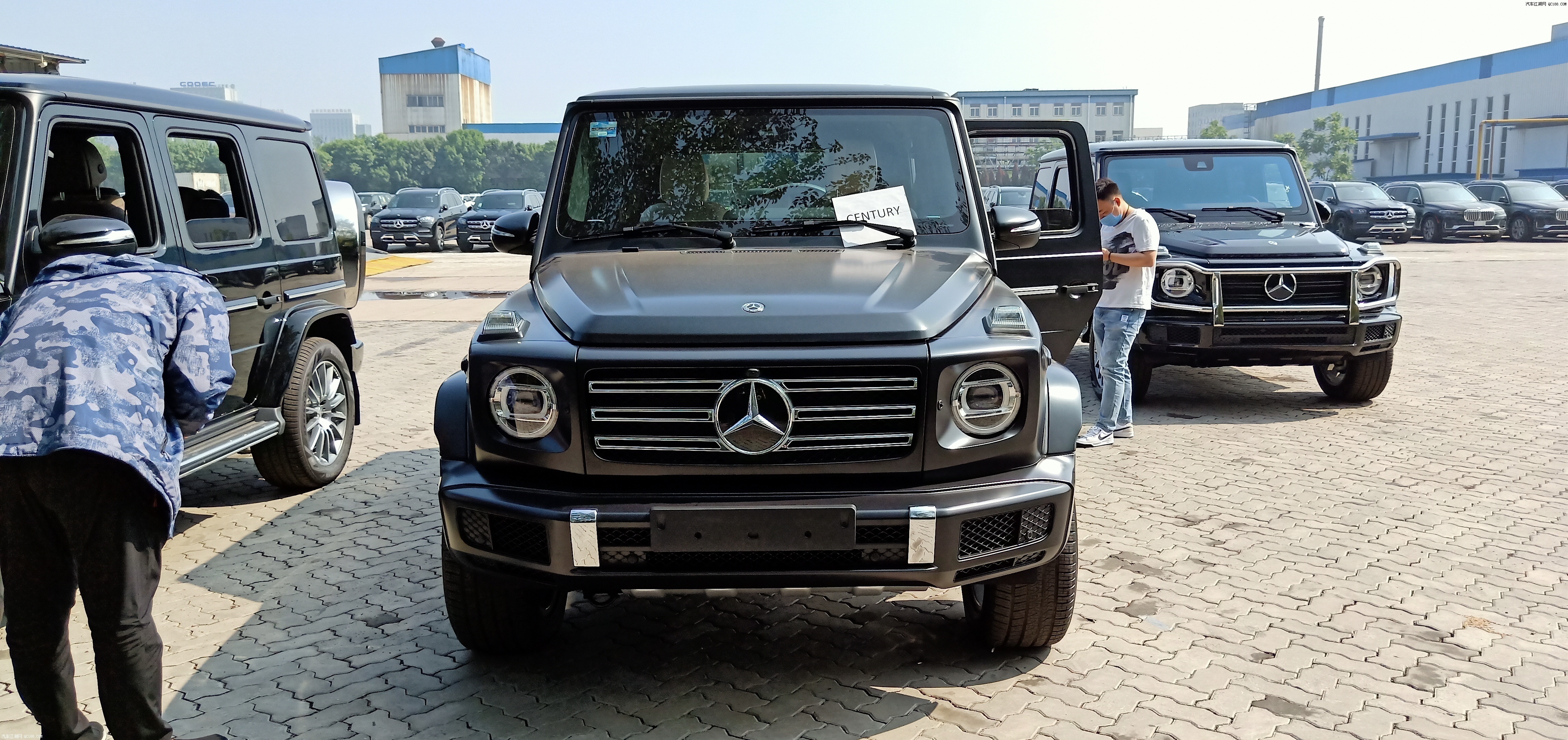 2020款奔驰g500磨砂黑外观现车配置解析