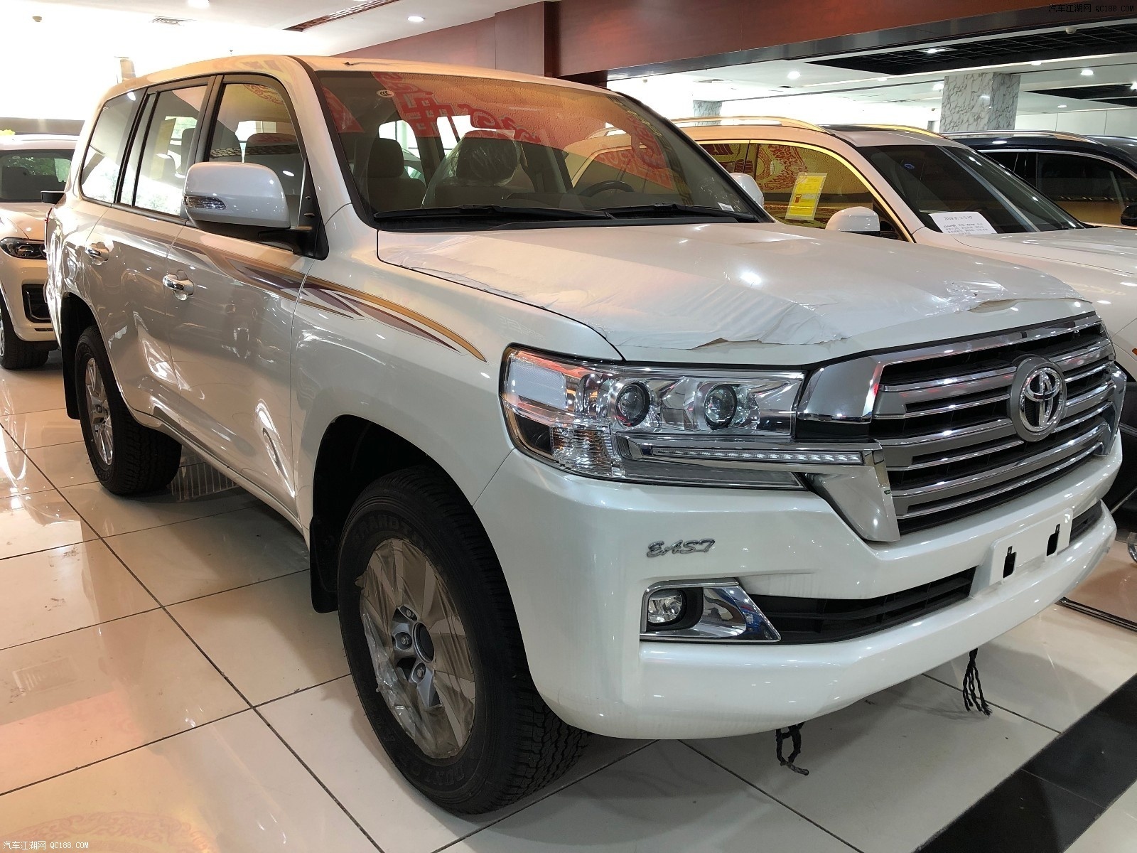 中东版20款进口兰德酷路泽4000到店实拍