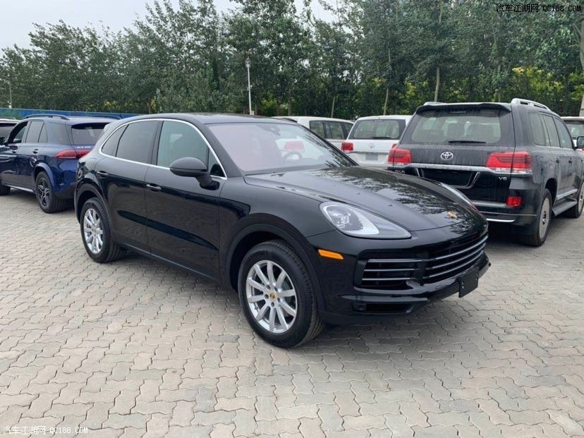 2020款加版卡宴黑内黑外实车到店评测