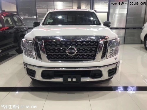 全新一代2019款日产泰坦皮卡到店实拍