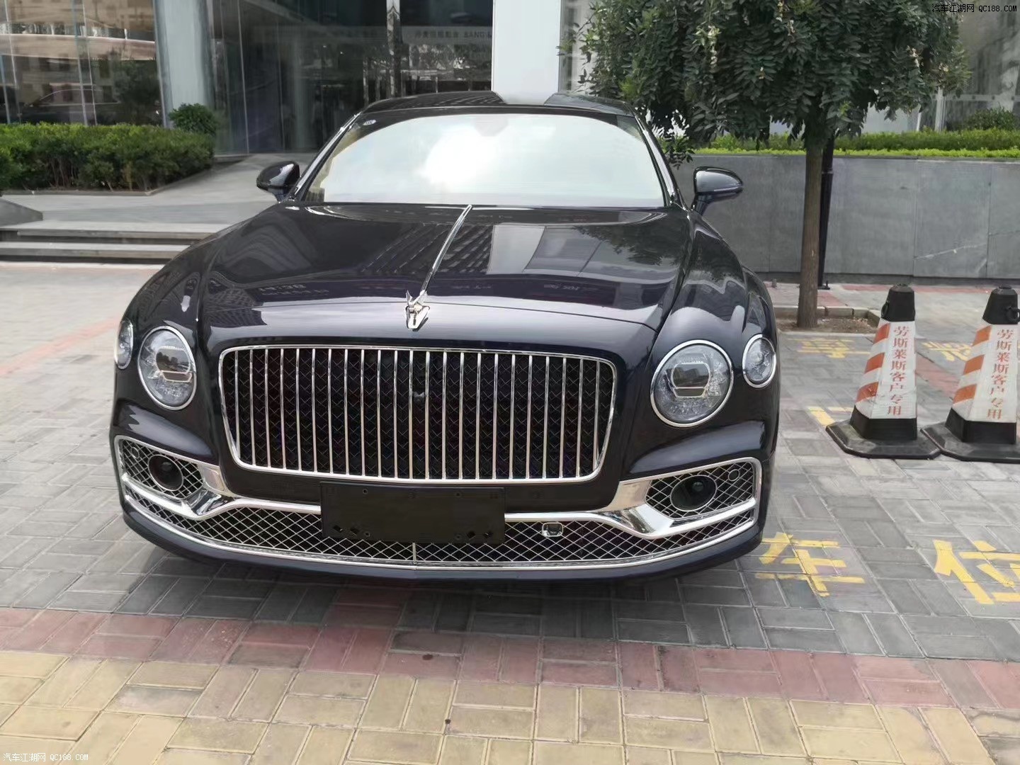 美规版全新进口宾利飞驰动力性能详解