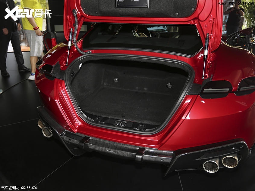 优雅"罗马狼王" 实拍体验法拉利roma