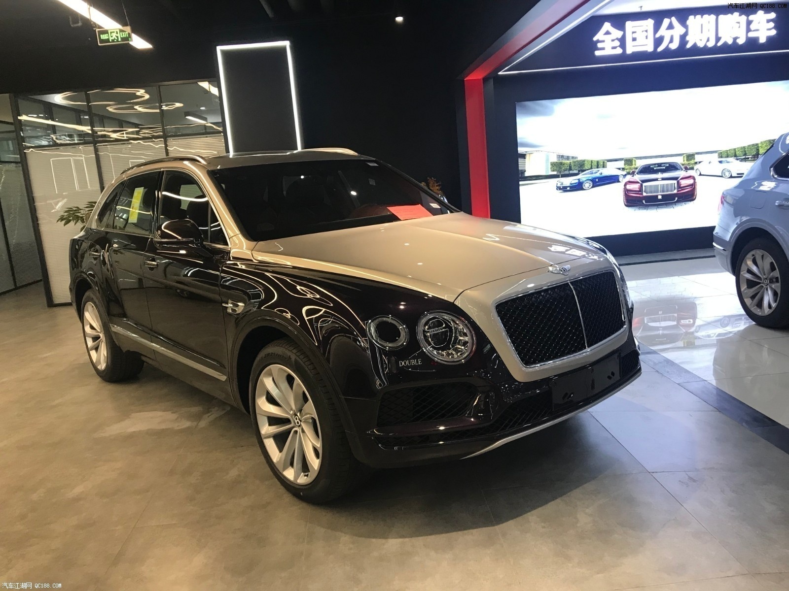 2020款宾利添越4.0t v8汽油版现车到店