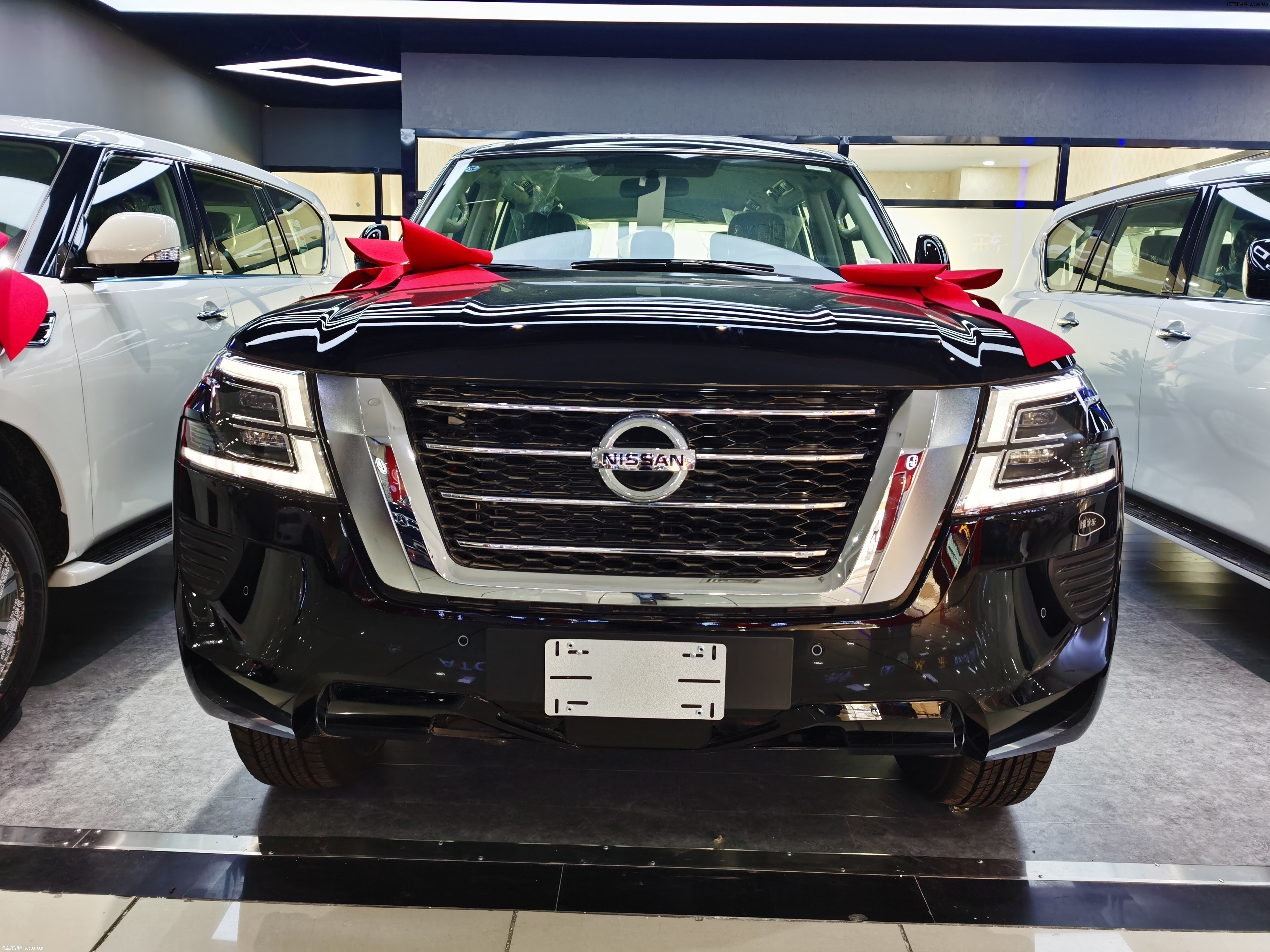 2020款日产尼桑途乐y62中东版内外解析