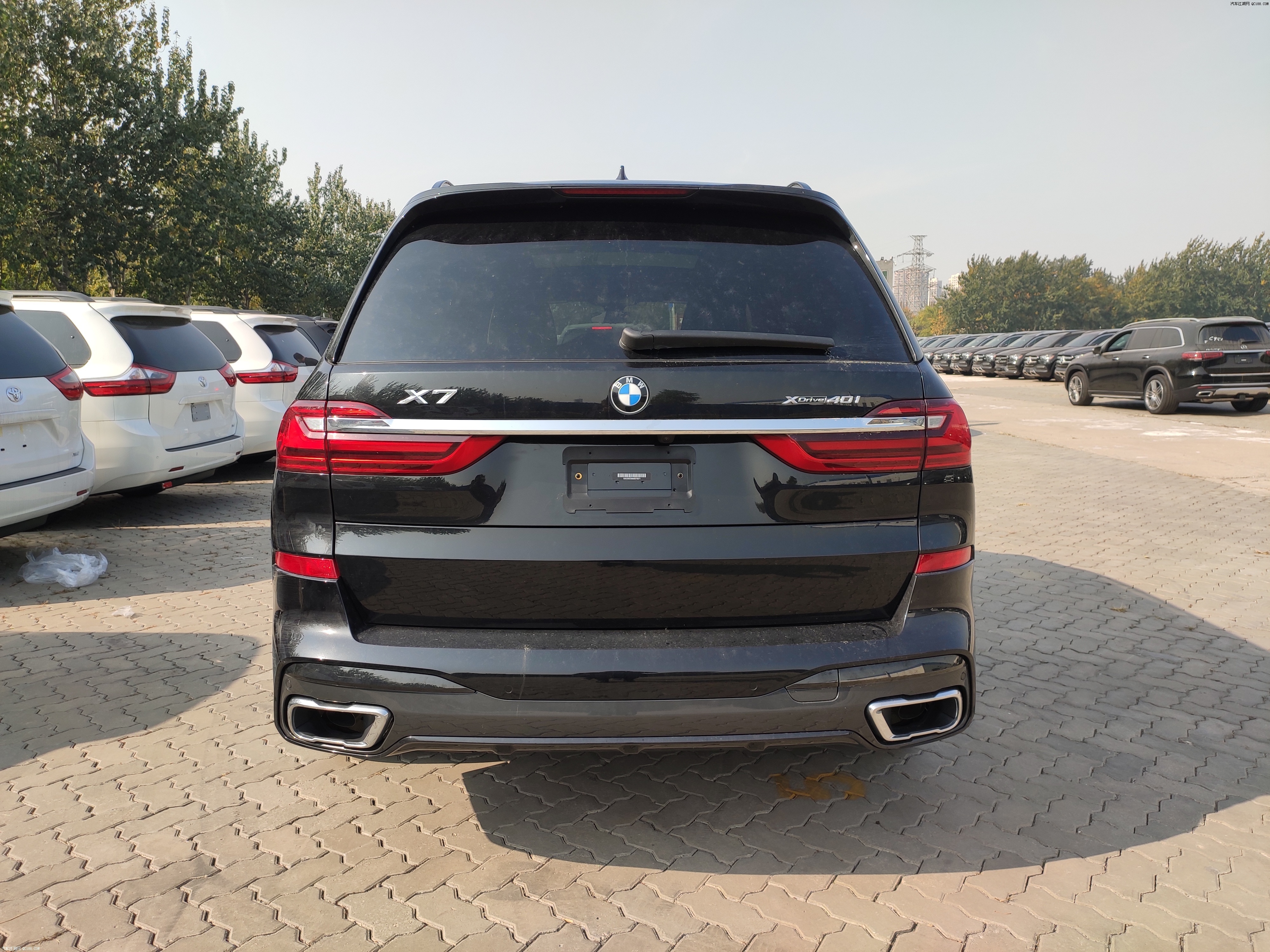 21款宝马x7卓越豪华蓝白双拼美丽奴座椅现车