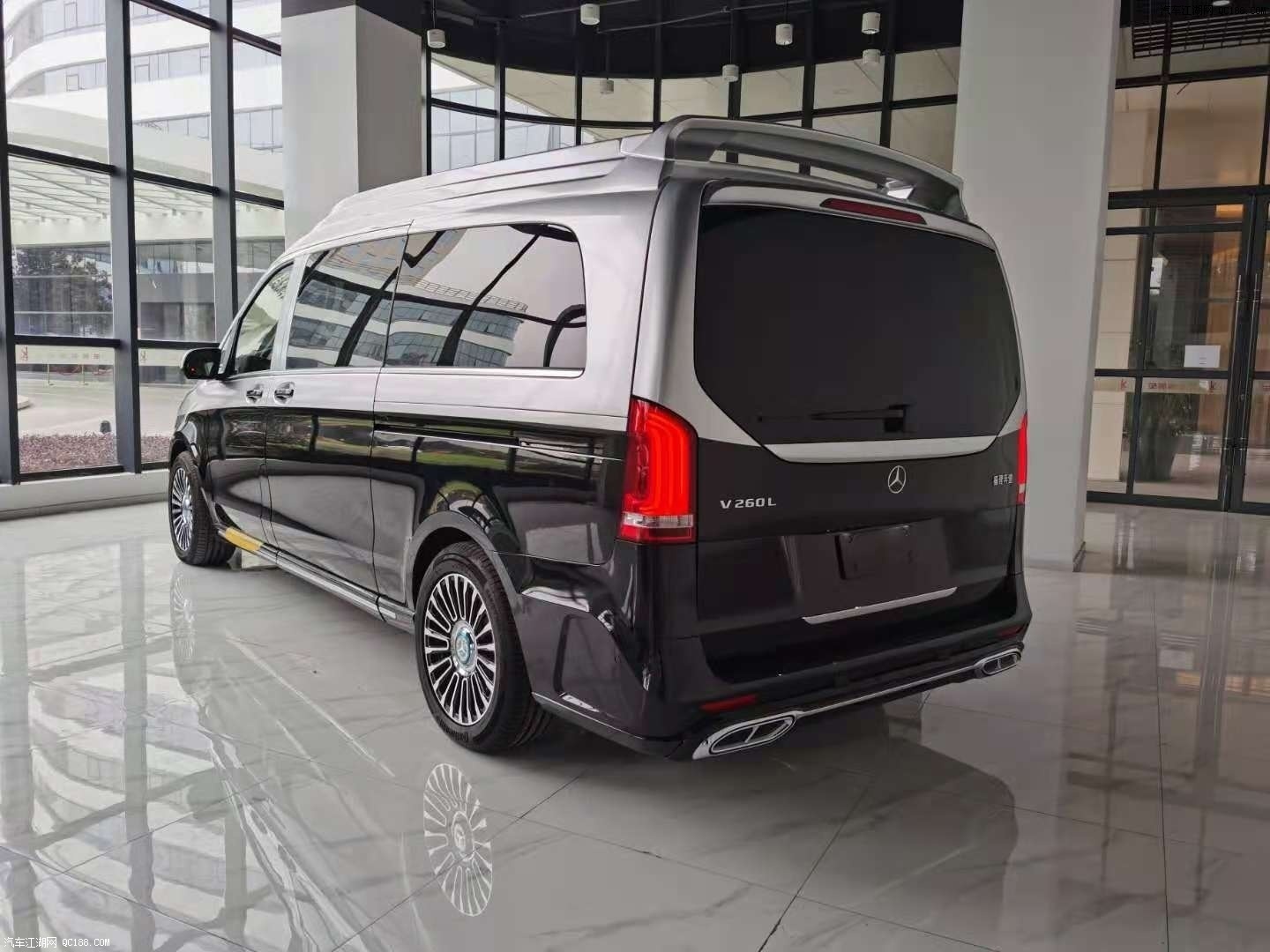 全新一代奔驰v260迈巴赫商务车实拍图解