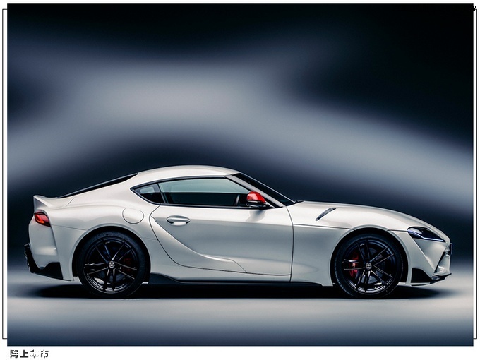 2020年11月23日曝斯巴鲁全新evoltis车型概念设计草图近日,斯巴鲁全新