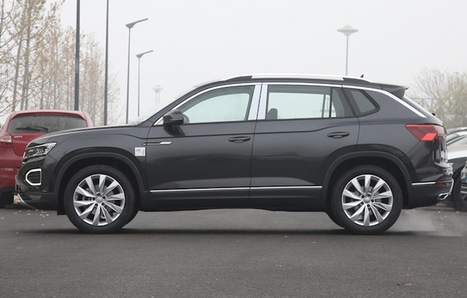 一汽-大众中期改款探岳车型技术改造中