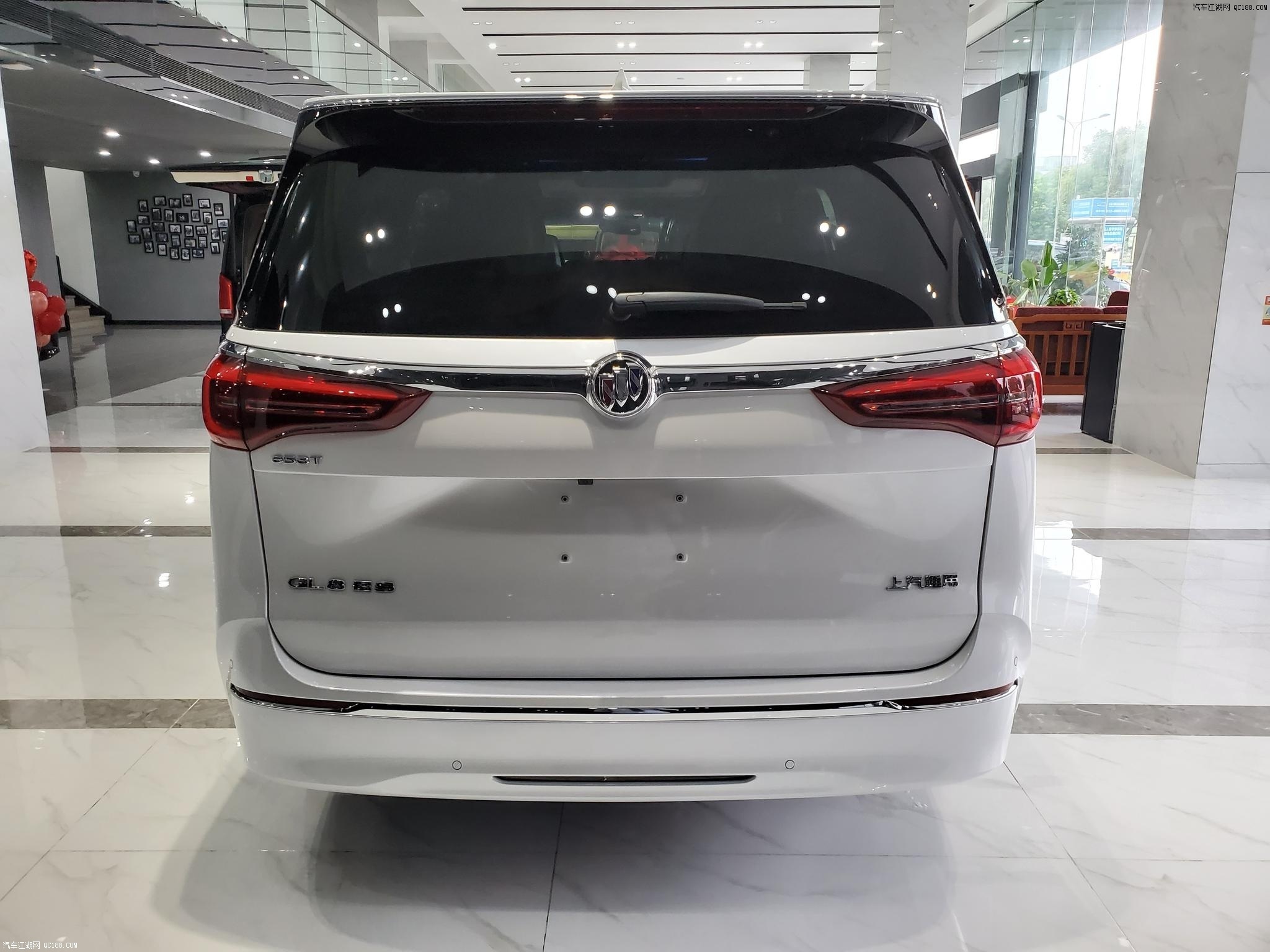 上海通用汽车向国内市场推出第一款高档公务商务旅行车别克gl8并;别克