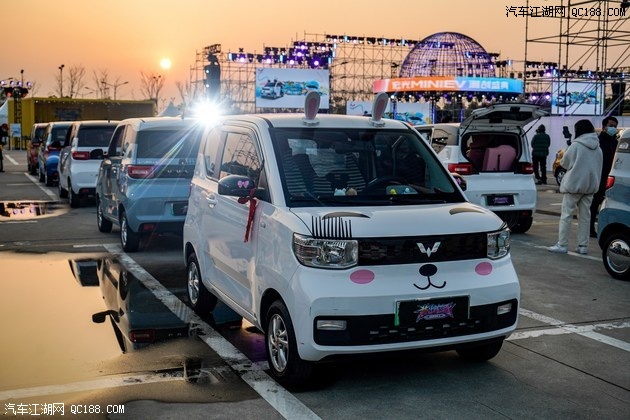 100辆改装宏光miniev绝对称得上震撼