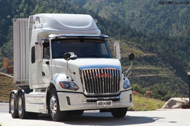 满满都是情怀最炫长头卡车江淮跨越v7