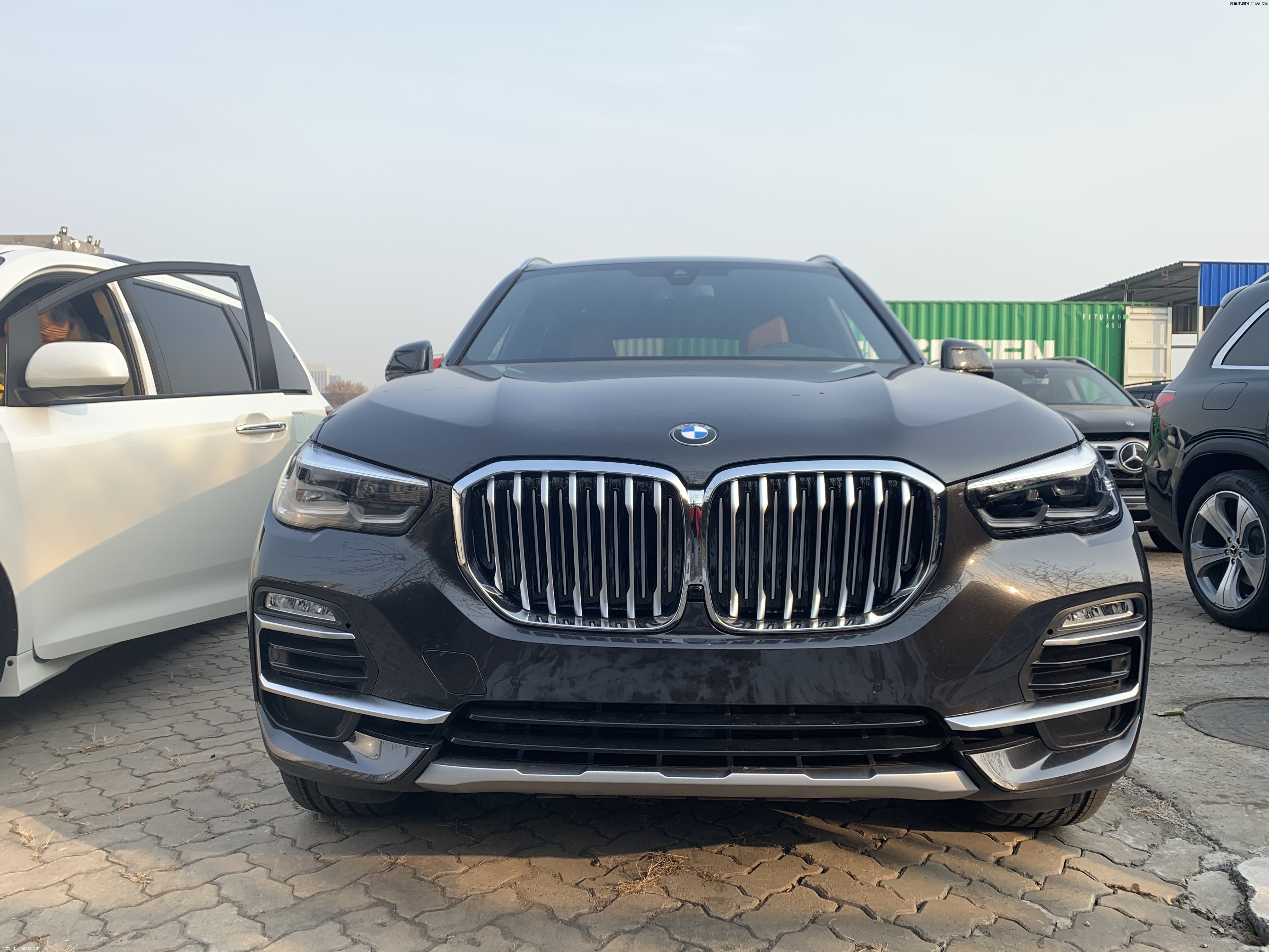 2021款加版宝马x5最新改款车型到店报价