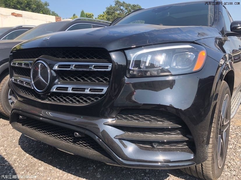国六2021款奔驰gls580到店详细实拍图解