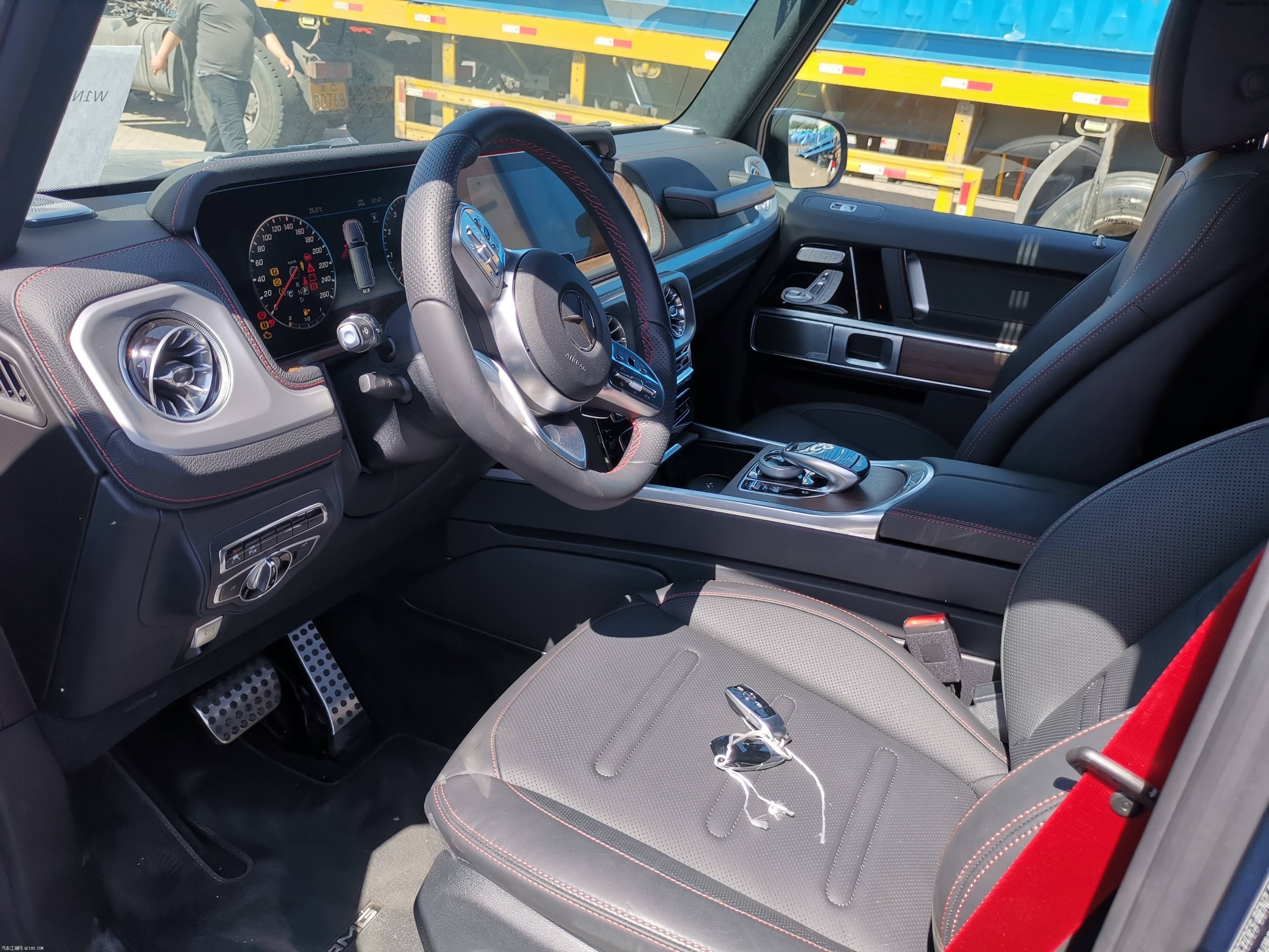 2021款奔驰g500价格及优惠配置详解读