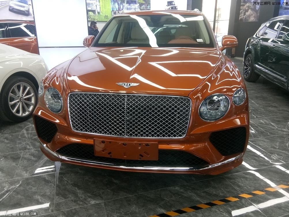 21款中规国六添越4.0t v8橙色详细介绍