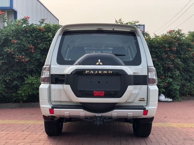 中东版21款三菱帕杰罗v93详细配置分析