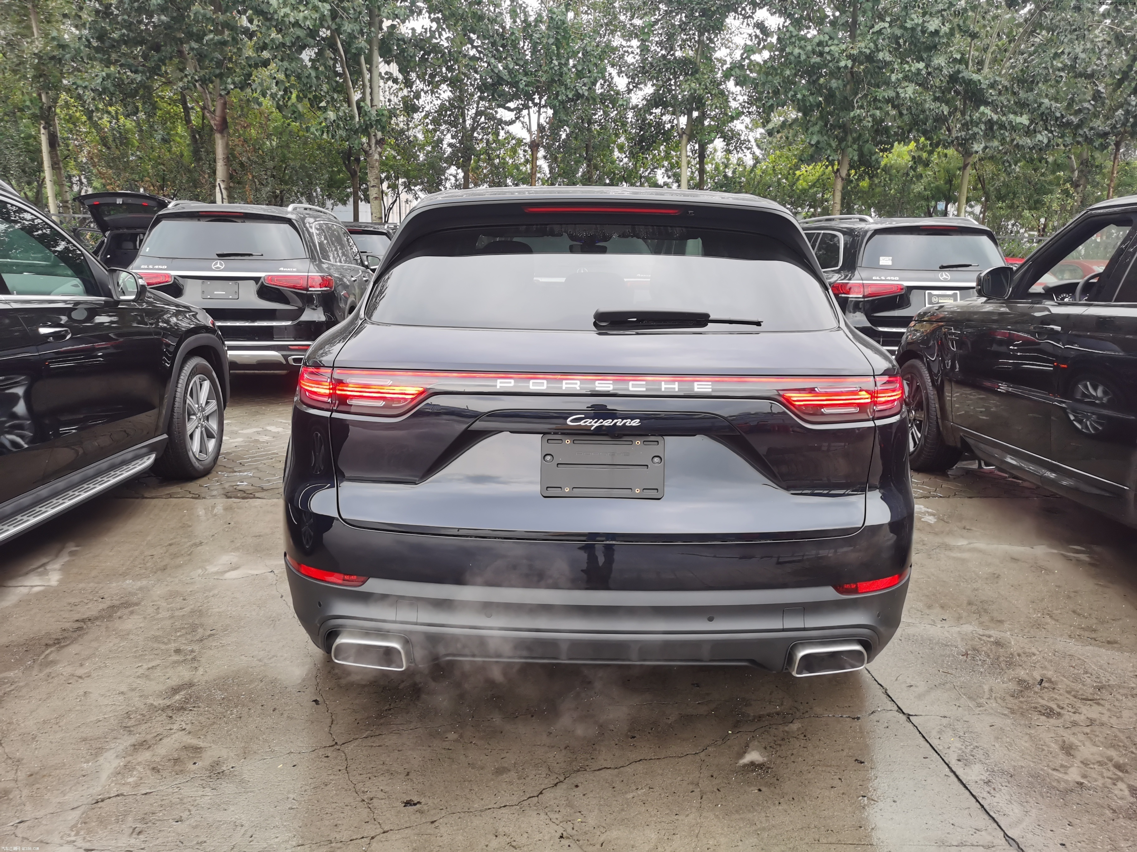 美规版保时捷卡宴起售价格85万云南港口最新的优惠价格