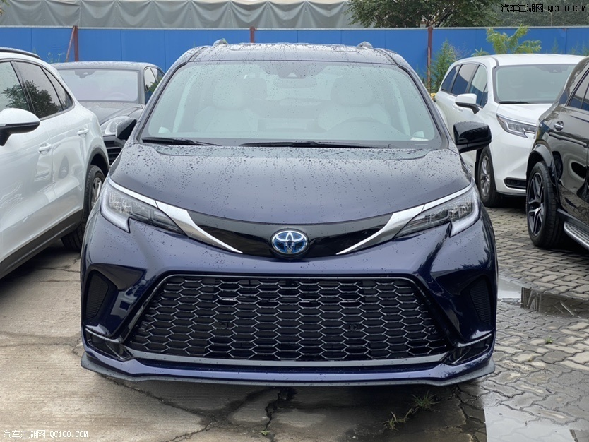 2021款丰田塞纳35油电混合四驱版图解