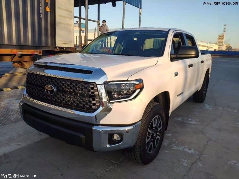 2021款全新丰田坦途trd版皮卡最新评测