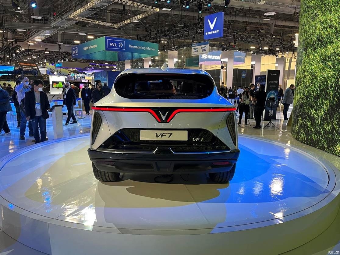 ces 2022展 越南品牌vinfast发布vf 7_汽车江湖