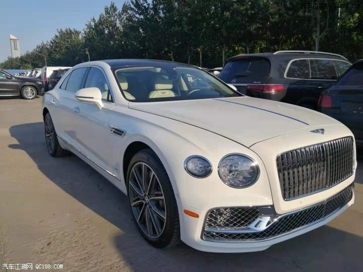 2021款美规宾利飞驰v8动力配置及优惠价