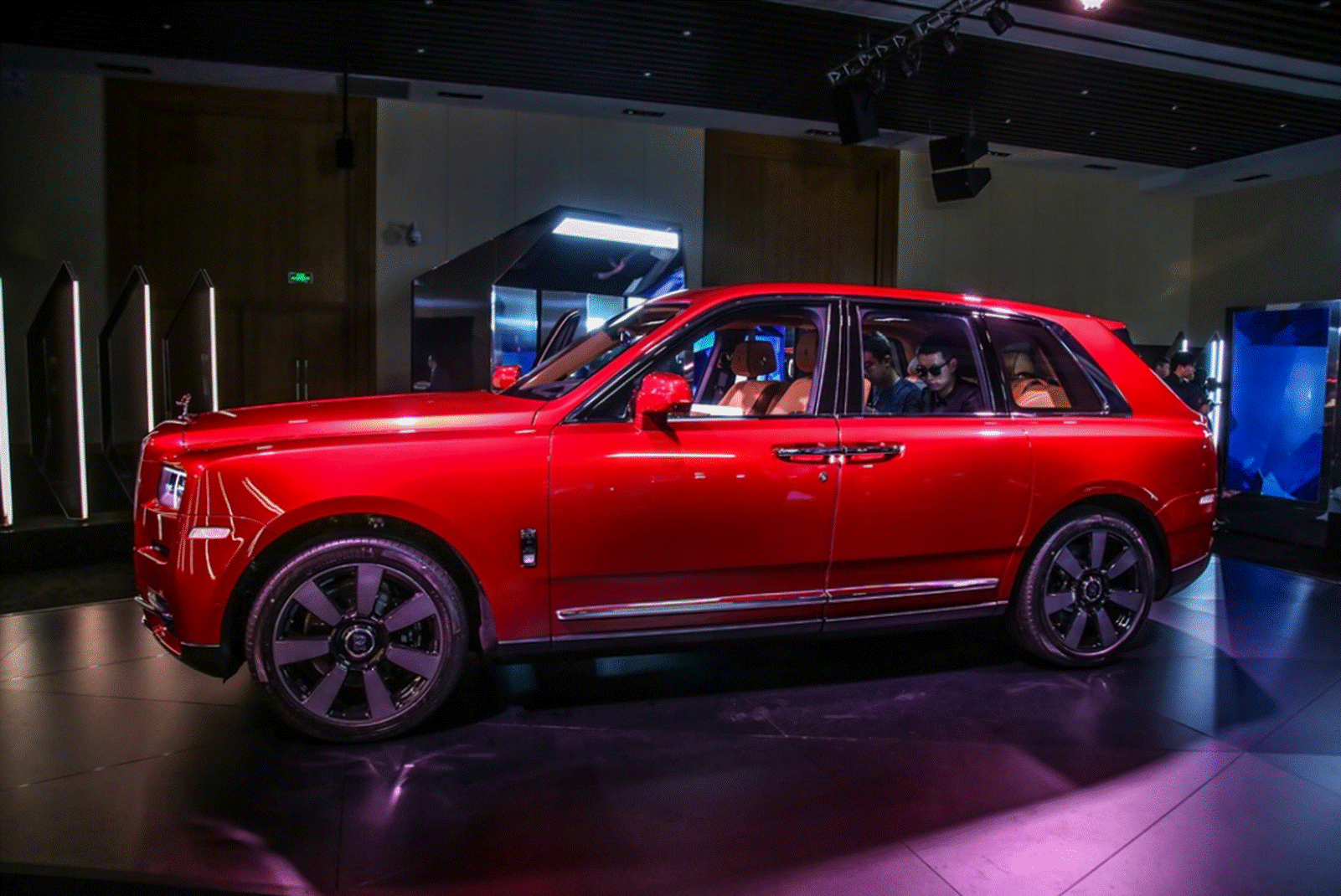 {網上賭場}(劳斯莱斯魅影2022款价格)