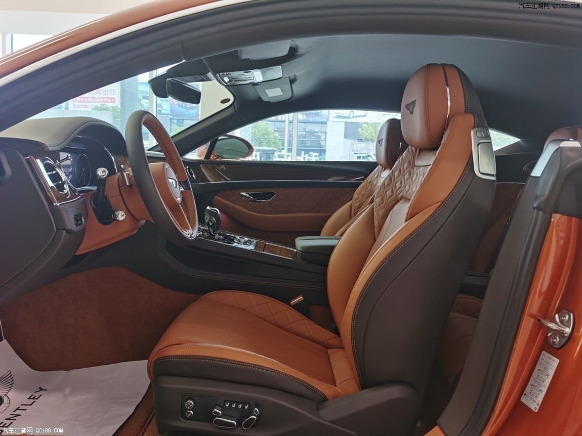 双门奢华级超跑2022款宾利欧陆gt实拍