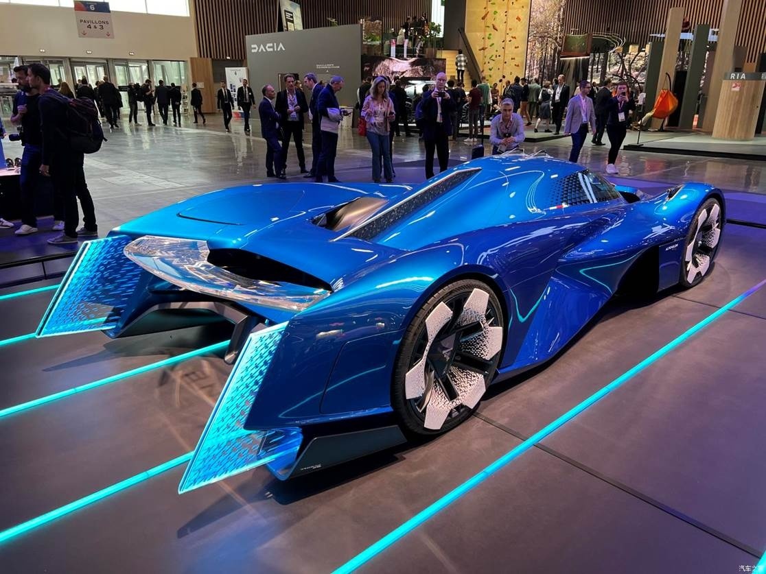 alpine alpenglow概念车 首次全球亮相