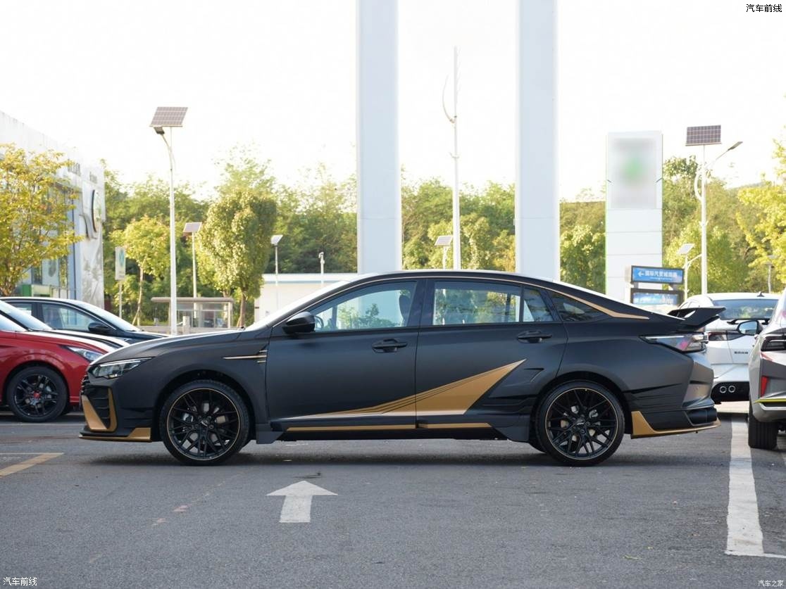 风神奕炫max暗夜版上市12791379万